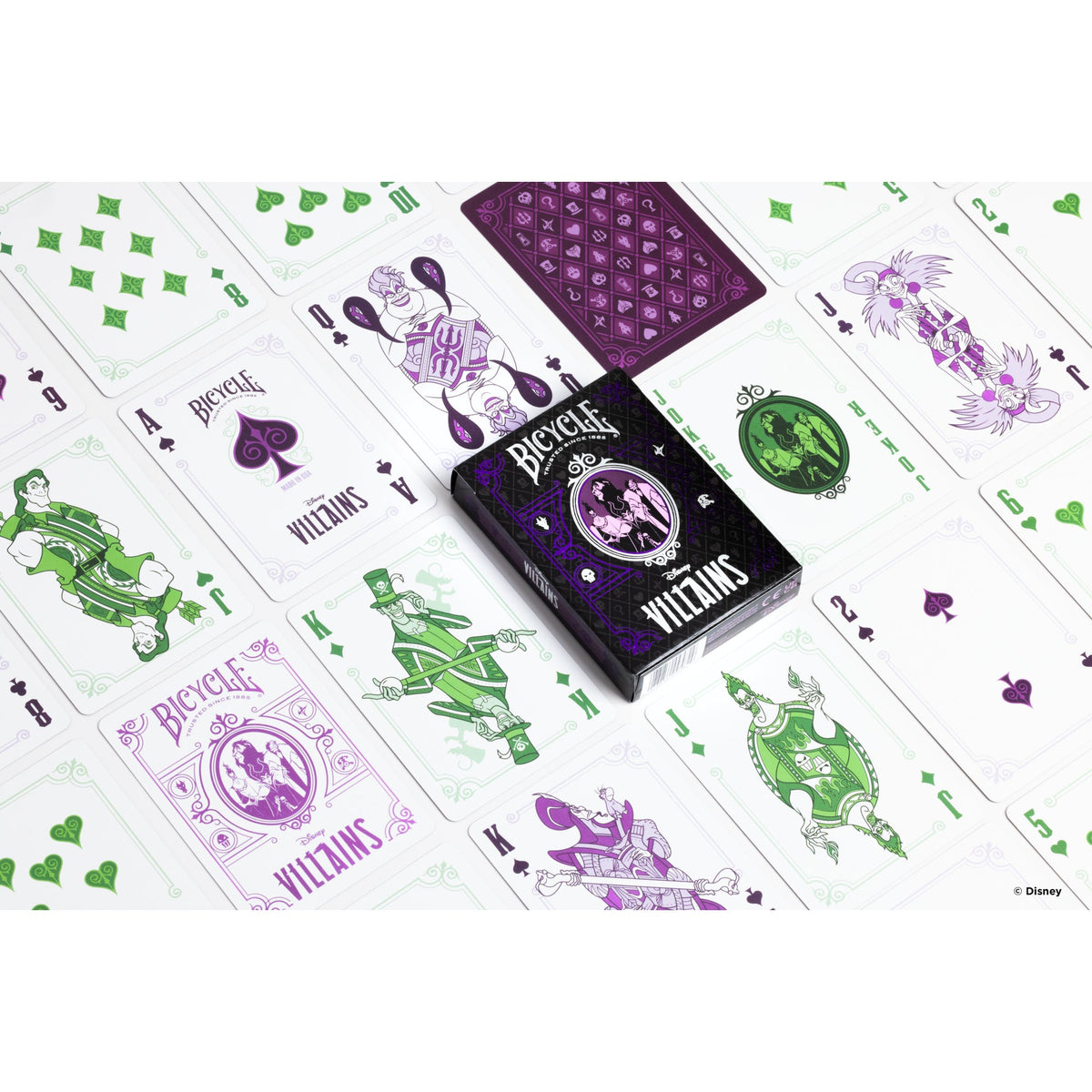 Lila Bicycle Disney Villains mit ausgebreiteten Spielkarten