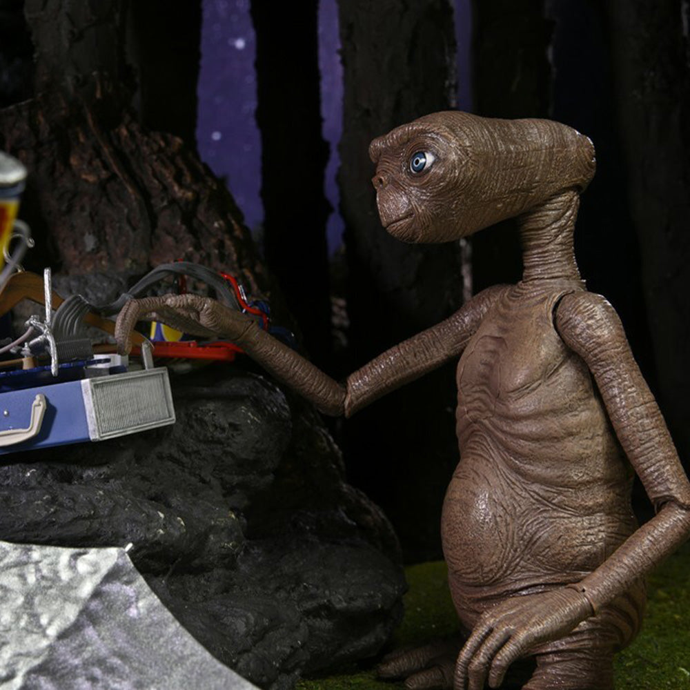 E.T. Deluxe Action Figur mit LED-Licht - E.T. Der Außerirdische
