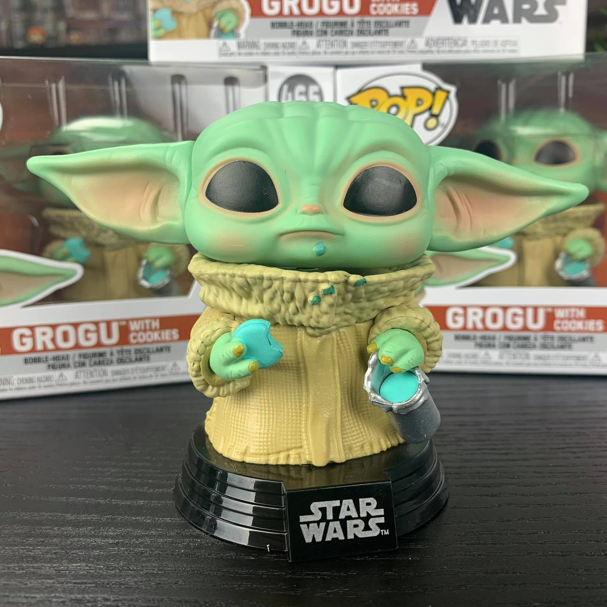 Funko POP! Grogu with Cookie - Star Wars: Mandalorian