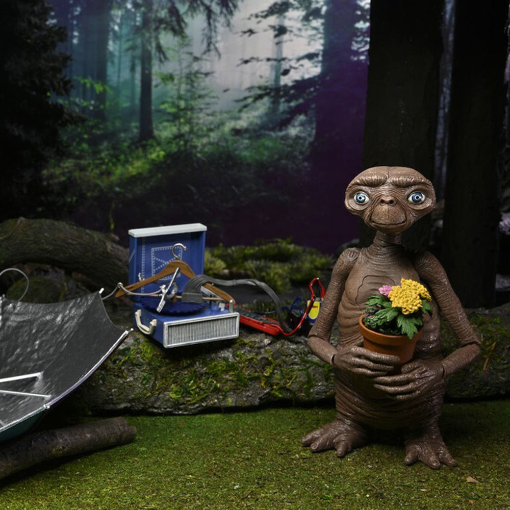 E-T-Deluxe-Action-Figur-mit-LED-Licht-E-T-Der-Ausserirdische_8 E.T. Deluxe Action Figur mit LED-Licht - E.T. Der Außerirdische