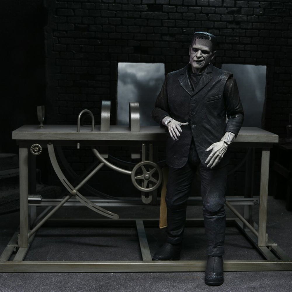 Ultimate Frankenstein Accessory Pack - Universal Monsters
