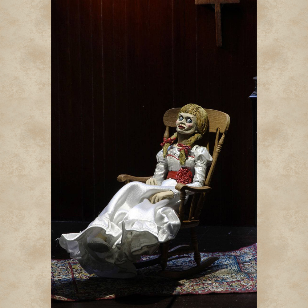 Ultimate Annabelle Comes Home Action Figur - The Conjuring